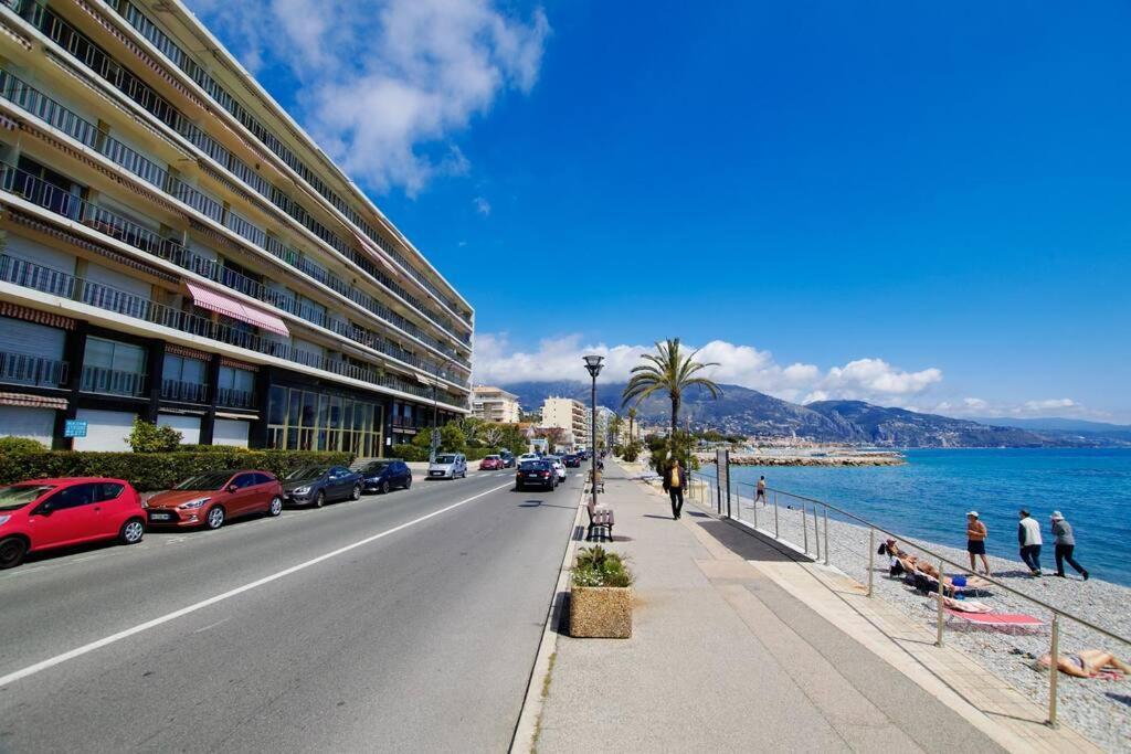 French Riviera: Seafront Apt & Pool Near Monaco Рокбрюн-Кап-Мартен Екстер'єр фото